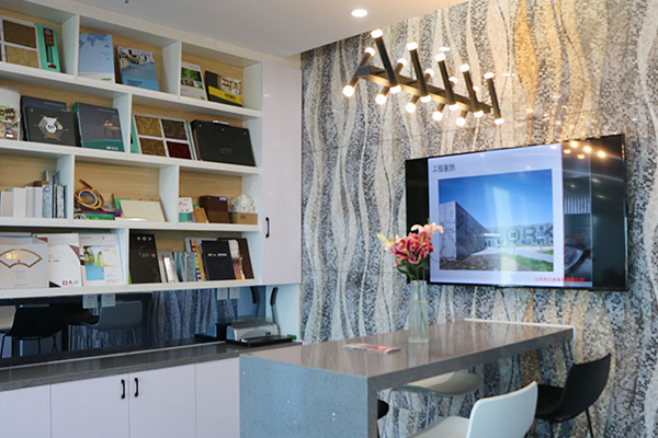 濟(jì)南裝修公司介紹連鎖店裝修應(yīng)該選擇清涼、降暑的色調(diào)